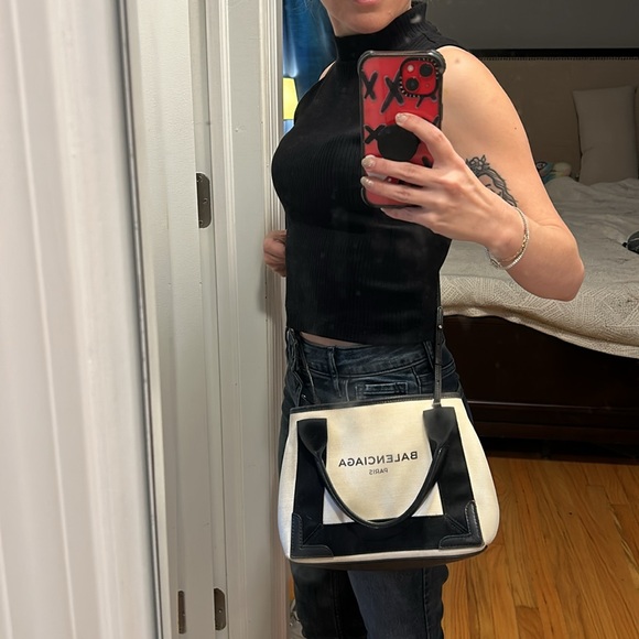 ✨ BALENCIAGA ✨ Cream/Black Cabas XS Bag 2-Way With Crossbody Strap Pouch - Picture 15 of 16